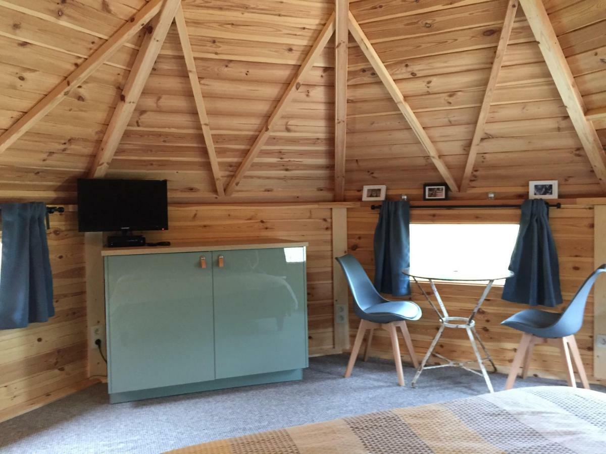 La Cabane De L'Atelier Bomal Kültér fotó